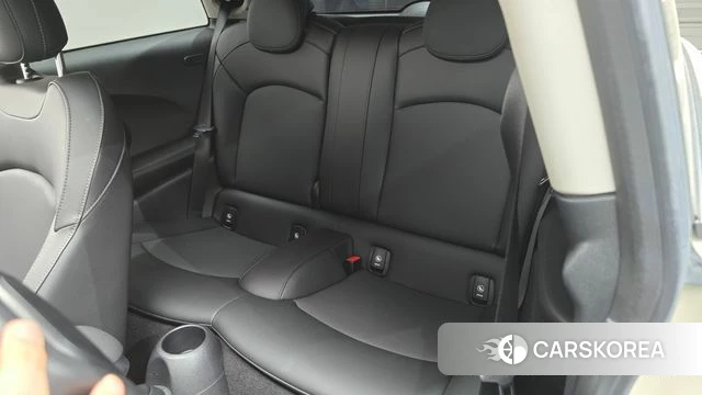 Mini Cooper 2021 Жемчужный цвет из Кореи, фото 2