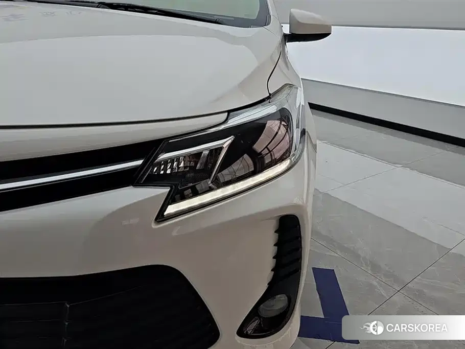 Toyota Vios 2023 Белый из Китая, фото 2
