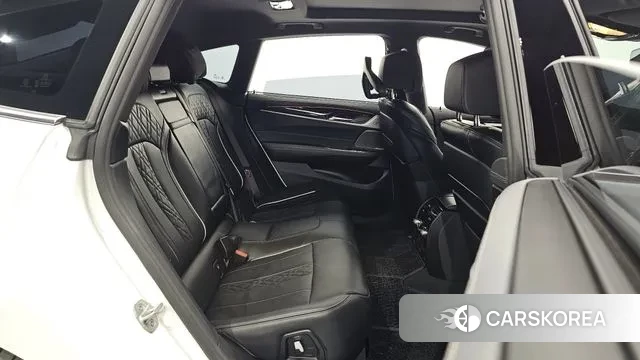 BMW 6 Series GT (G32) 2024 Белый из Кореи, фото 2