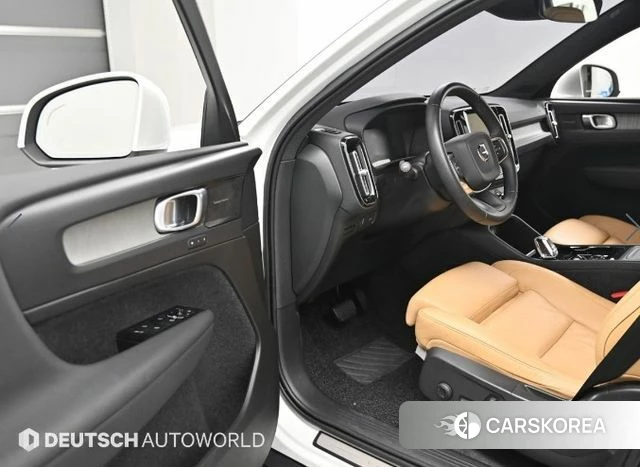 Volvo XC40 2021 Белый из Кореи, фото 2