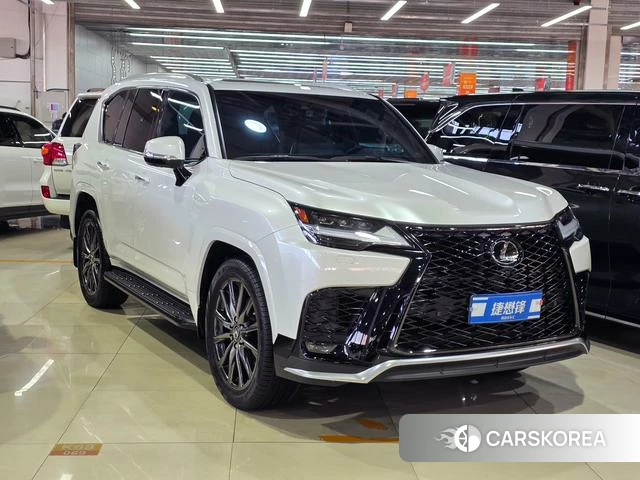Lexus LX 2023 Белый из Китая, фото 2