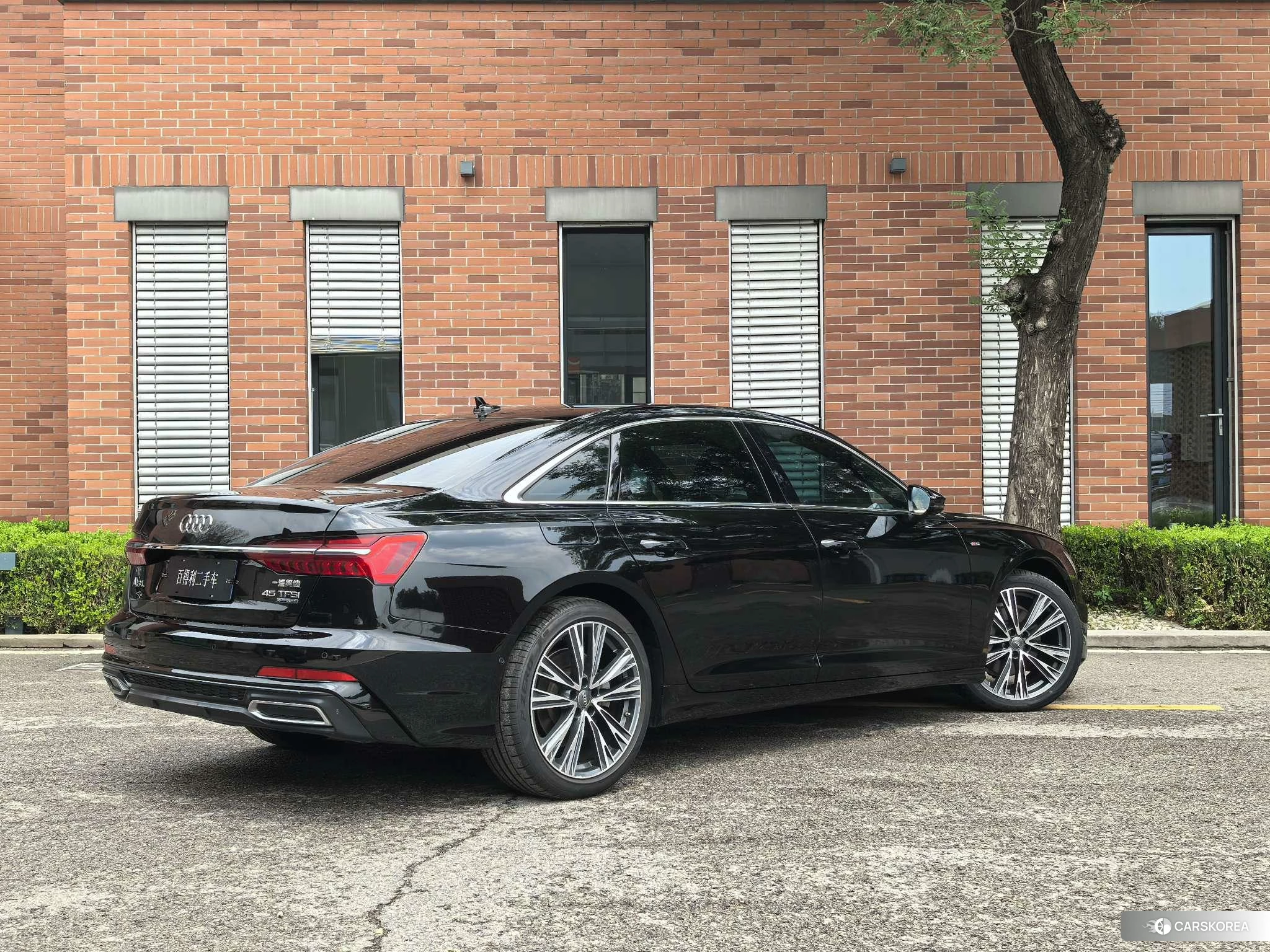 Audi A6L 2020 Черный из Китая, фото 2