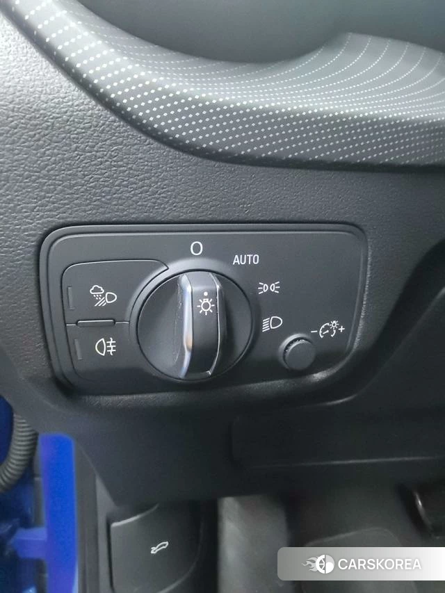 Audi Q2L 2023 Синий из Китая, фото 2
