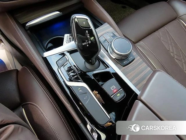 BMW 5 Series (G30) 2019 Серый из Кореи, фото 2