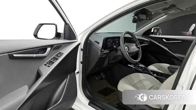 Kia Di Ol Nu Niro 2025 Белый из Кореи, фото 2