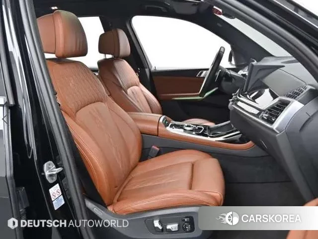 BMW X7 (G07) 2023 Черный из Кореи, фото 2