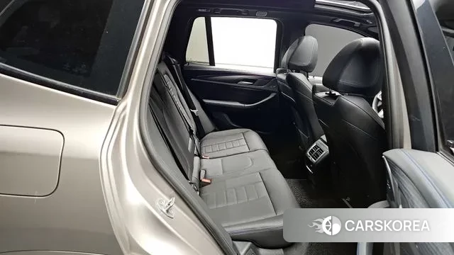 BMW iX3 2022 Песочный из Кореи, фото 2