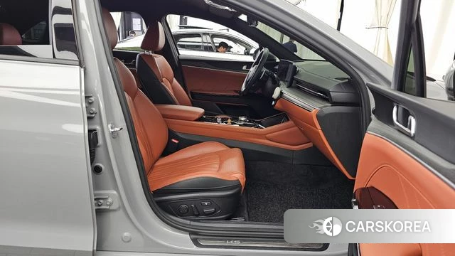 Kia The New K5 3rd generation 2025 Серебряный из Кореи, фото 2