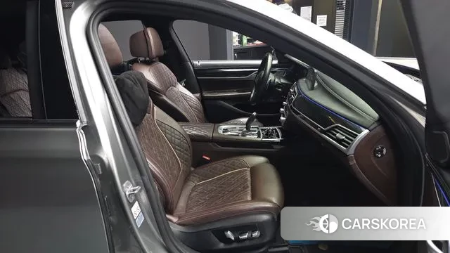 BMW 7 Series (G11) 2019 Серебристо-серый из Кореи, фото 2