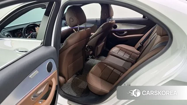 Mercedes-Benz E-Class W213 2020 Белый из Кореи, фото 2