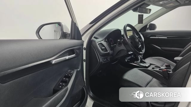 Kia Seltos 2021 Белый из Кореи, фото 2