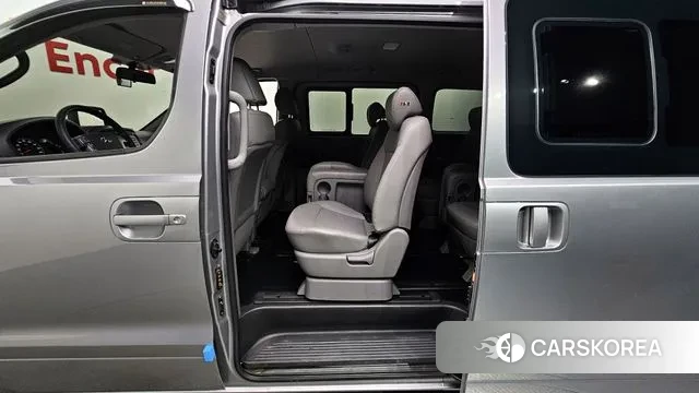 Hyundai The New Grand Starex 2020 Серебристо-серый из Кореи, фото 2