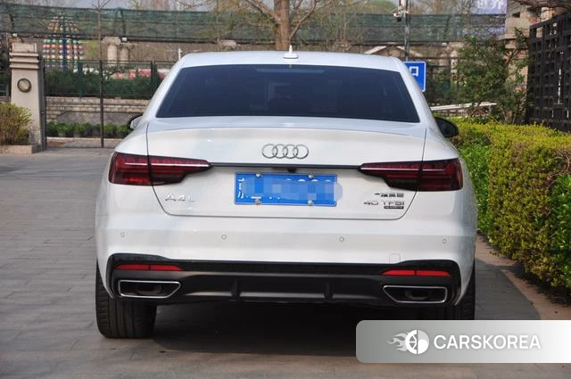 Audi A4L 2023 Белый из Китая, фото 2