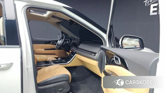 Kia Carnival 4th generation 2023 Белый из Кореи, фото 2