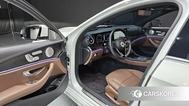 Mercedes-Benz E-Class W213 2022 Белый из Кореи, фото 2