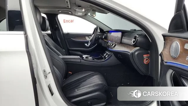 Mercedes-Benz E-Class W213 2018 Белый из Кореи, фото 2