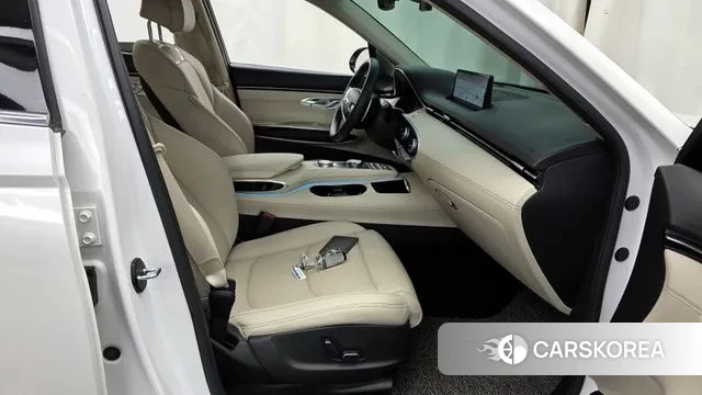 Genesis GV70 2023 Белый из Кореи, фото 2