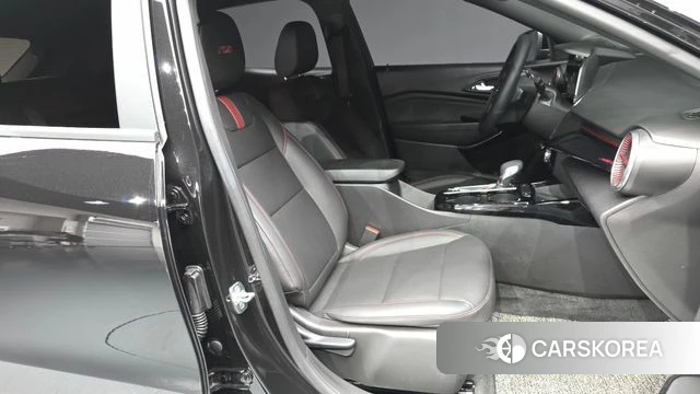 Chevrolet (GM Daewoo) Trax Crossover 2025 Черный из Кореи, фото 2