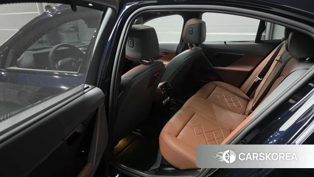 BMW 5 Series (G60) 2026 Черный из Кореи, фото 2