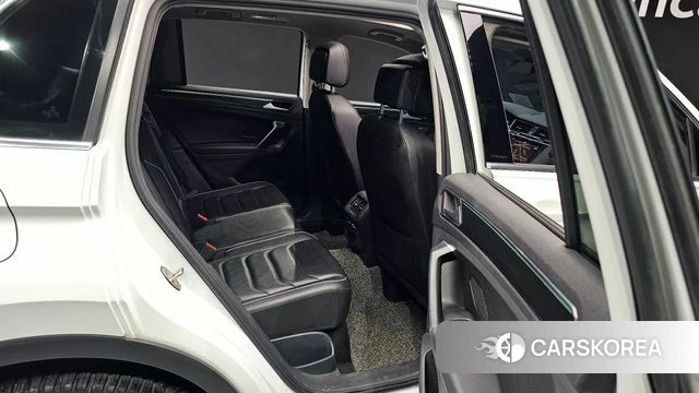 Volkswagen Tiguan second Generation 2021 Белый из Кореи, фото 2