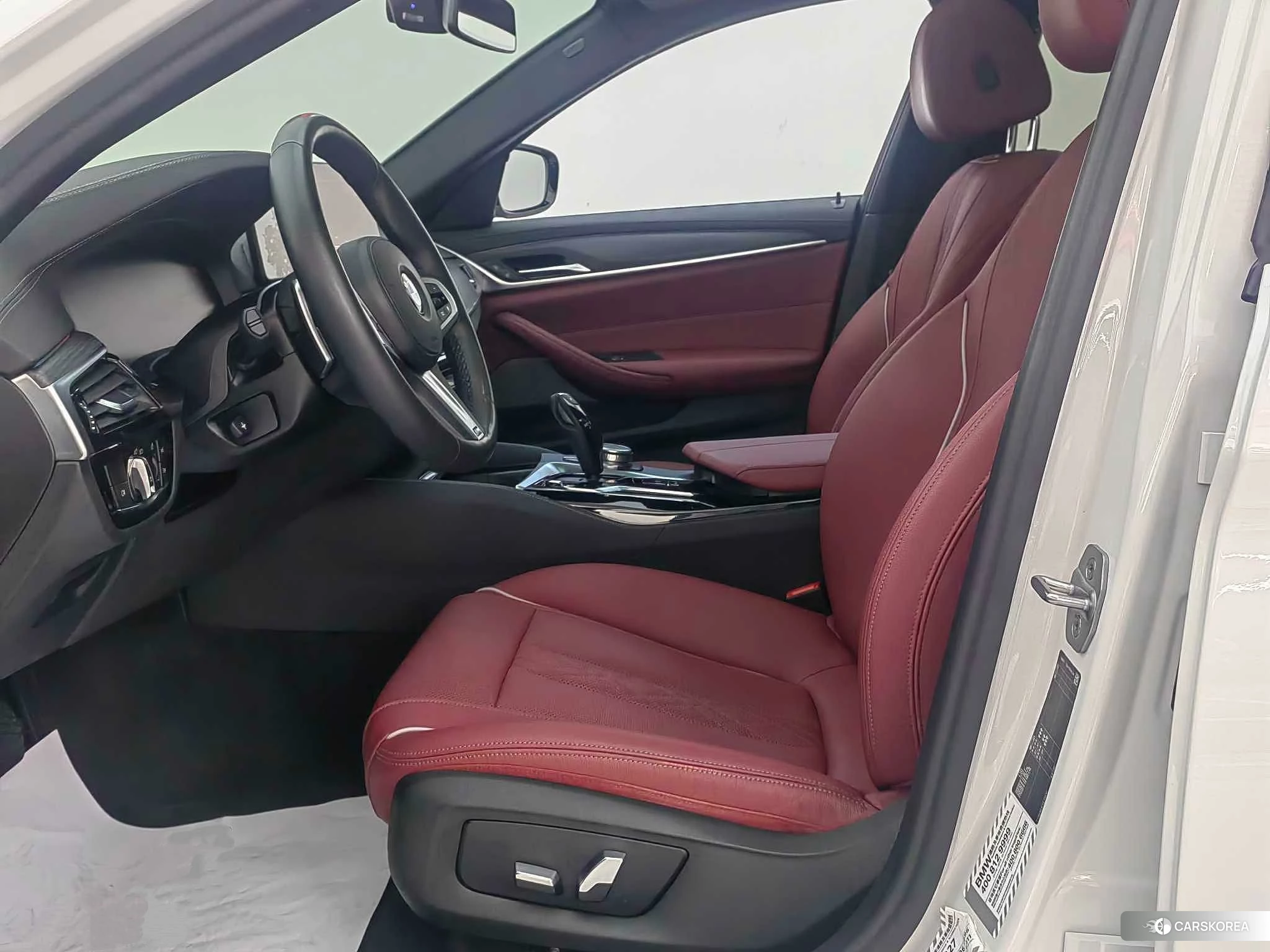 BMW 5 series 2022 Белый из Китая, фото 2