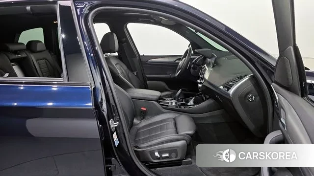 BMW X3 (G01) 2021 Черный из Кореи, фото 2