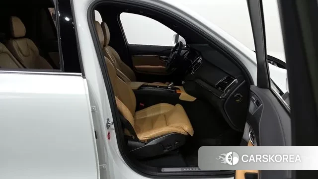 Volvo XC90 second Generation 2022 Белый из Кореи, фото 2