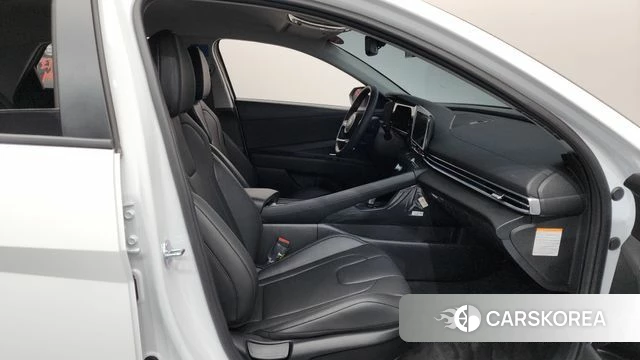 Hyundai The New Avante Hybrid (CN7) 2025 Белый из Кореи, фото 2