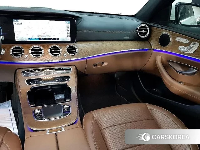 Mercedes-Benz E-Class W213 2022 Белый из Кореи, фото 2