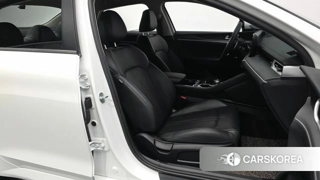 Kia K5 3rd generation 2021 Белый из Кореи, фото 2