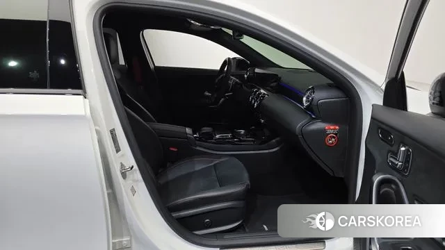 Mercedes-Benz A-Class W177 2023 Белый из Кореи, фото 2