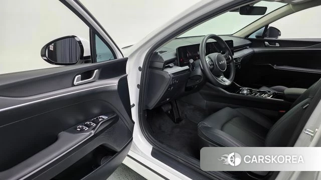 Kia The New K5 3rd generation 2024 Белый из Кореи, фото 2