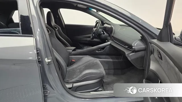 Hyundai The New Avante (CN7) 2024 Серый из Кореи, фото 2