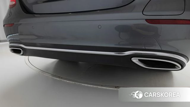 Mercedes-Benz E-Class W213 2020 Серебристо-серый из Кореи, фото 2
