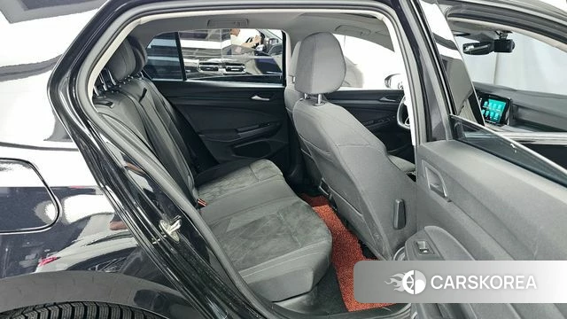 Volkswagen Golf 8th Generation 2022 Черный из Кореи, фото 2