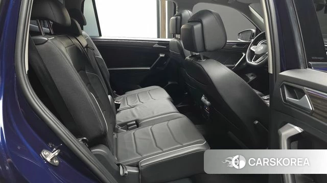 Volkswagen Tiguan Allspace 2023 Синий из Кореи, фото 2