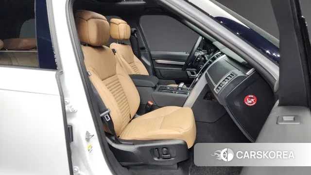 Land Rover Discovery 5 2025 Белый из Кореи, фото 2