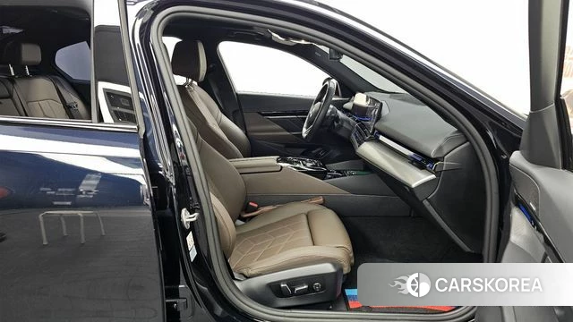 BMW 5 Series (G60) 2024 Синий из Кореи, фото 2