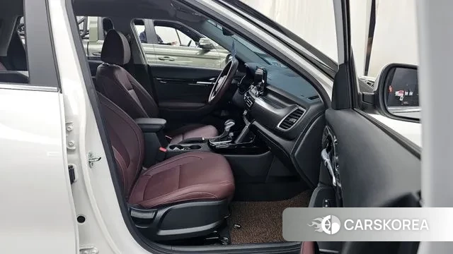 Kia Seltos 2022 Белый из Кореи, фото 2