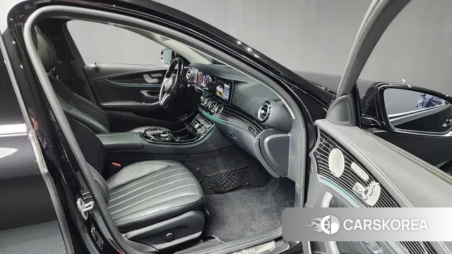 Mercedes-Benz E-Class W213 2020 Черный из Кореи, фото 2