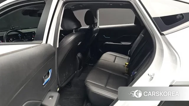 Hyundai Kona (SX2) 2024 Белый из Кореи, фото 2