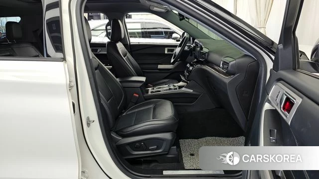 Ford Explorer 6th Generation 2022 Белый из Кореи, фото 2