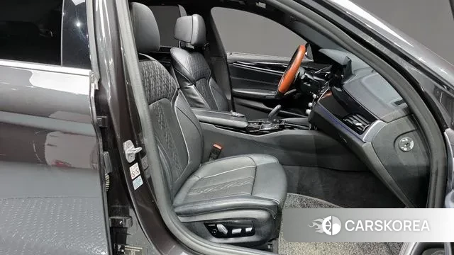 BMW 5 Series (G30) 2019 Серый из Кореи, фото 2