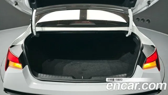 Hyundai The New Avante (CN7) 2023 Белый из Кореи, фото 2