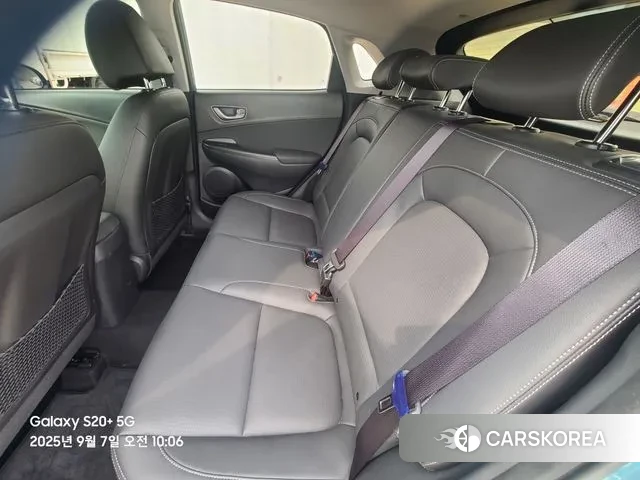 Hyundai Kona 2018 Светло-серебряный цвет из Кореи, фото 2