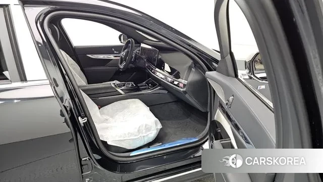 BMW 7 Series (G70) id 3332726 из Кореи 2