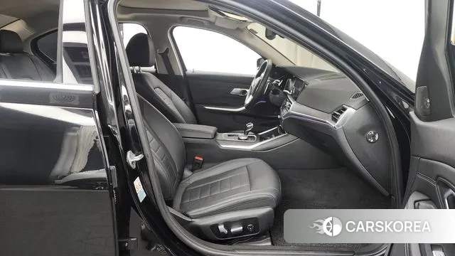 BMW 3 Series (G20) 2021 Черный из Кореи, фото 2