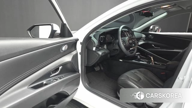 Hyundai The New Avante (CN7) 2024 Белый из Кореи, фото 2