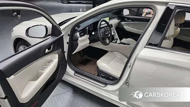 Genesis The New G70 Shooting Brake 2024 Жемчужный цвет из Кореи, фото 2