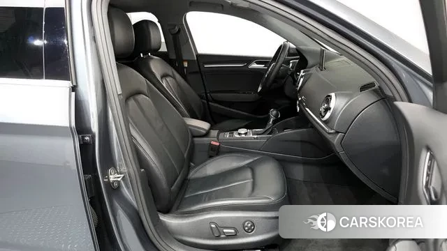 Audi New A3 2018 Серый из Кореи, фото 2